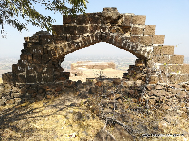 Manjarsubha Fort, Arch